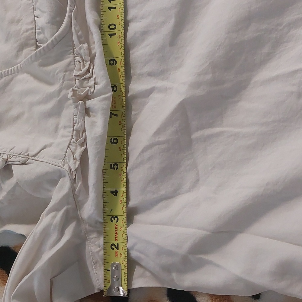 Lee Blouse sz Lg Ecru (each) Only One Left. - Picture 13 of 13